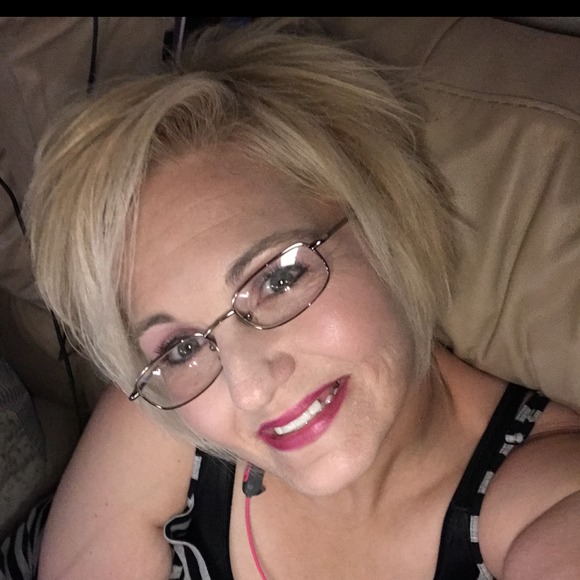 Meet your Posher, Kim - Picture 1 of 1